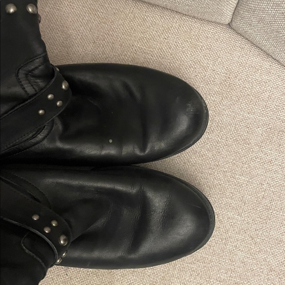 Kelsie Dagger Max Black Leather Studded Buckle Accent Moto Ankle Boot size 10 - Picture 3 of 5